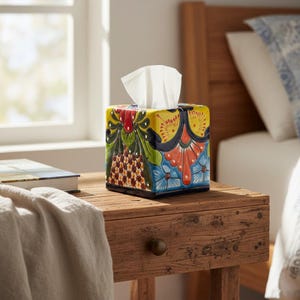 Soporte para pañuelos de Talavera / Detalle pintado a mano multicolor