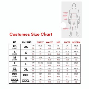 Pu&ograve; includere: Tabella delle taglie dei costumi con misure in centimetri e pollici. La tabella include le misure di petto, vita, fianchi, bicipiti e interno gamba per le taglie XS a XXXL. Il testo "Costumes Size Chart" &egrave; in alto.
