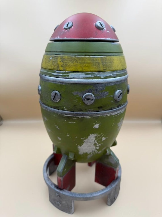 Fallout Mini Nuke Container – Weathered Storage Prop | 3D Printed