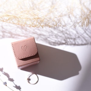 Ringschatulle aus Leder mit magnetischer Klappe - Ringschatulle für Ehering - Verlobungsring - Ringschatulle - Geschenk zum Valentinstag