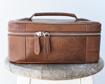 OOPSIE - Leather Toiletry Bag - Beauty Imperfections