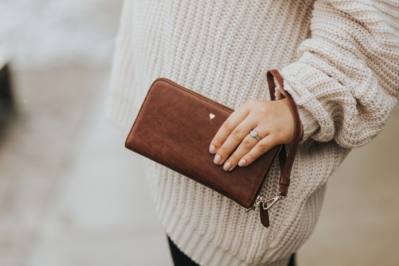 Cartera grande de piel para mujer - Cartera con correa para la muñeca - Cartera con cremallera personalizada - Regalo para el Día de la Madre - Regalo para ella - Aniversario imagen 5