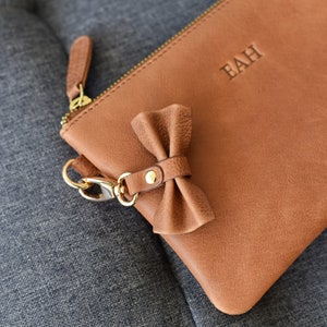 OOPSIE Leather wristlet clutch with bow tie BEAUTY IMPERFECTIONS image 3