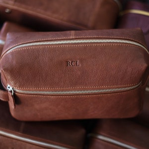 Trousse de toilette en cuir personnalisée - Kit Dopp - Cadeau de remise des diplômes - Cadeau d'anniversaire pour lui - Mari - Trousse de voyage en cuir - Papa - Petit ami