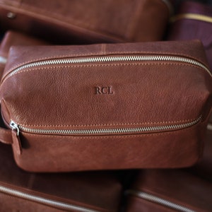 Personalized leather toiletry bag - Dopp kit - Shaving - Father's Day - Anniversary gift for him - Organizer - Leather travel case - Custom