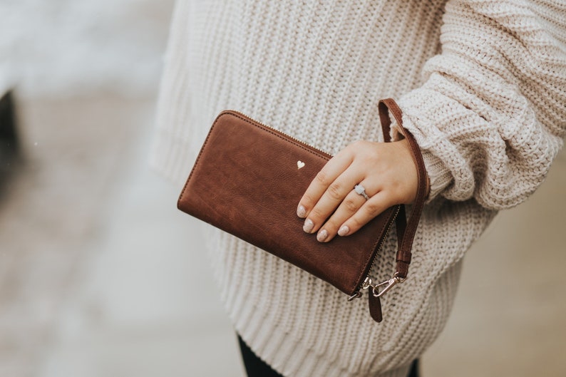 OOPSIE Portefeuille zippé en cuir avec imperfections de beauté image 2