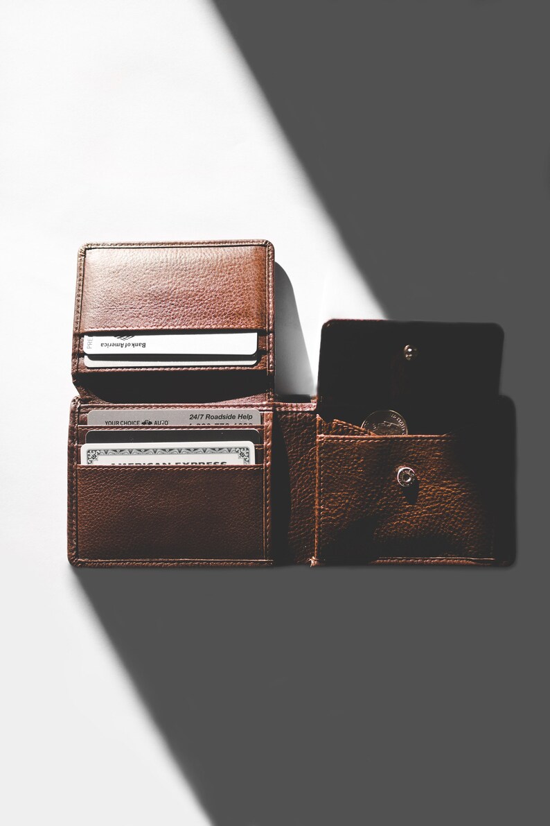 Personalized Monogrammed Brown Leather Bifold Mens Wallet w// Coin Compartment