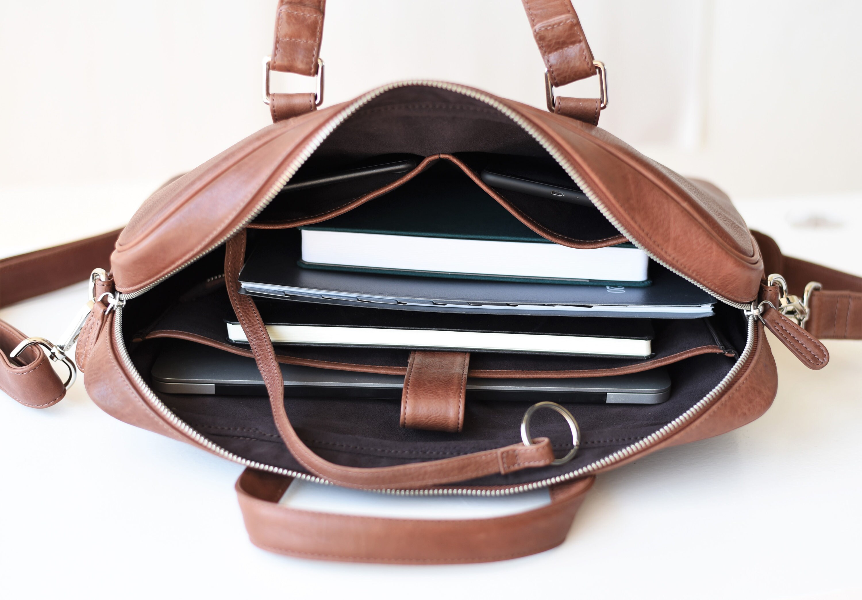YαYα Mens Leather Business Briefcase Mens Messenger Bag Leisure Satchel Handbag Yellow for 13”Laptop