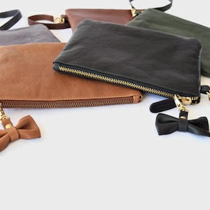 OOPSIE Leather wristlet clutch with bow tie BEAUTY IMPERFECTIONS image 4