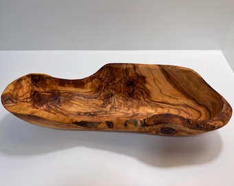 Handcrafted olive wood bowl | Natural wood bowl | Mediterranean serving bowl | Rustic decoration made of genuine olive wood