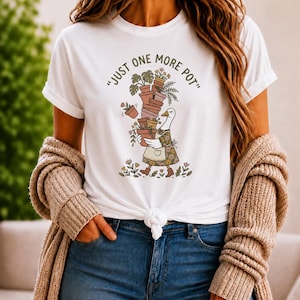 Koszulka "Just One More Pot" z zabawnym prezentem dla mamy roślin Cottagecore Goose Tee w stylu retro z motywem botanicznym, uroczy top ogrodniczy, szalone ubrania dla kobiet roślin