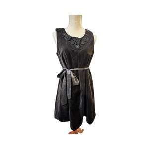 Anthropologie Lithe Orbit Black Velvet Floral Applique Swing Dress Y2K Size 8 image 7