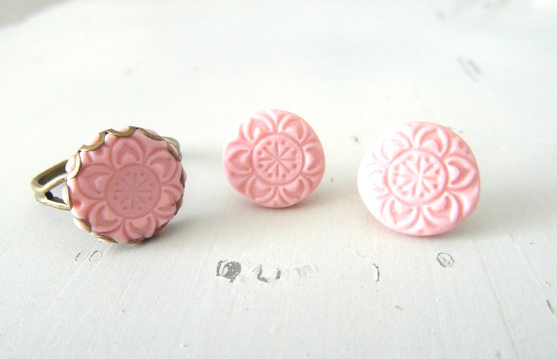 Gift for her FREE SHIPPING ! Pink adjustable ring Small statement ring colorful cocktail ring