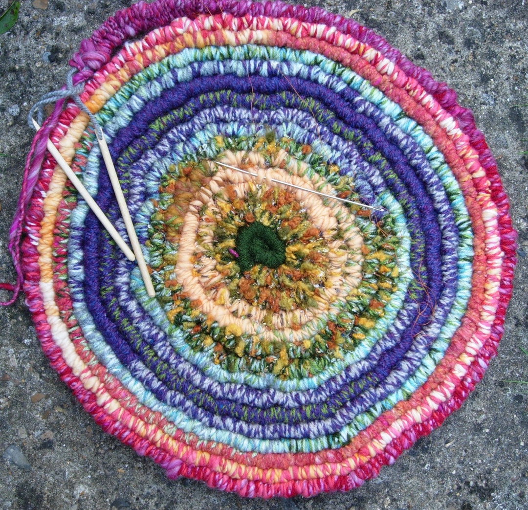 Stick To Rug TUTORIAL - Weave a Spiral (round) Rug or Wall Hanging With Weaving ...