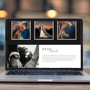 Op de afbeelding: Een laptop toont een trouwwebsite met drie foto's van een stel. De website bevat de tekst "STAY details" en informatie over hotels in de buurt. De laptop staat op een houten bureau.