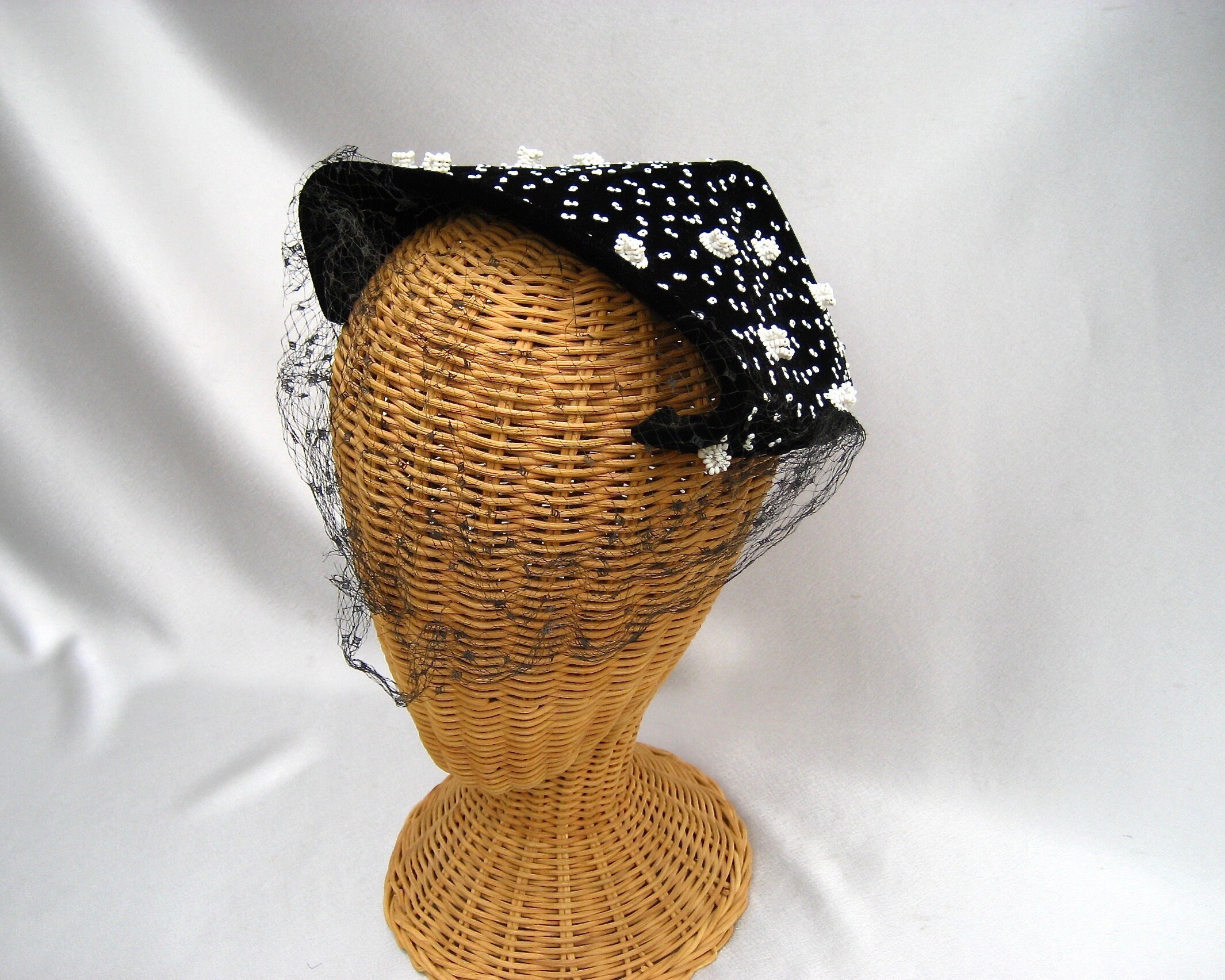 Beautiful John Wanamaker vintage Collectible Bonnet unique!FloralBonnet  unique Vintage John Wanamaker Hat Box - Etsy main image 3
