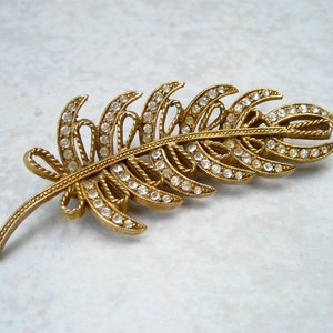 Vintage HAR Rhinestone Brooch Gold Tone Feather Bows image 2