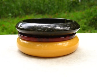 Vintage Bakelite Bangle Bracelets Stack of Three Marbled Green Saucer Domed Yellow Marbled Red Spacer Stacking Trio