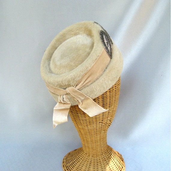 Vintage Ladies Hat Tan Fur Felt Toque Beaded Marc… - image 3