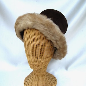 Vintage Ladies Hat Mr. John Chocolate Brown Felt Faux Fur Brim