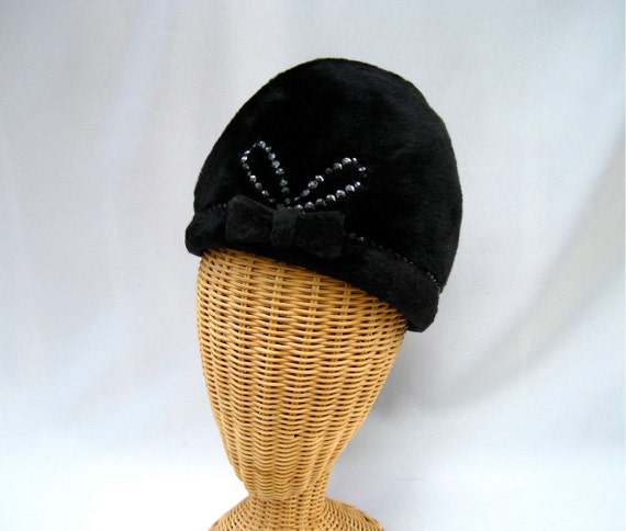 Vintage Ladies Hat Black Fur Felt Bubble Sequins Bow Gwenn  display picture 2