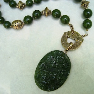 Vintage Amy Kahn Russell Pendant Necklace Asian Carved Green Gemstone Bronze
