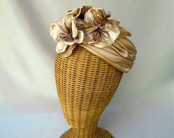 Vintage Ladies Hat G. Howard Hodge Jr. Mauve Pleated Satin Silk Flowers