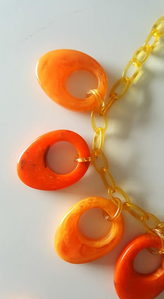 40s celluloid and bakelite necklace. Tequila sunr… - image 5