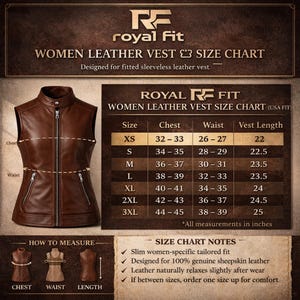 Pu&ograve; includere: Un gilet in pelle marrone con chiusura a zip e due tasche frontali. L'immagine include una tabella delle taglie con misure in pollici per petto, vita e lunghezza del gilet. Il gilet &egrave; progettato per una vestibilit&agrave; slim.