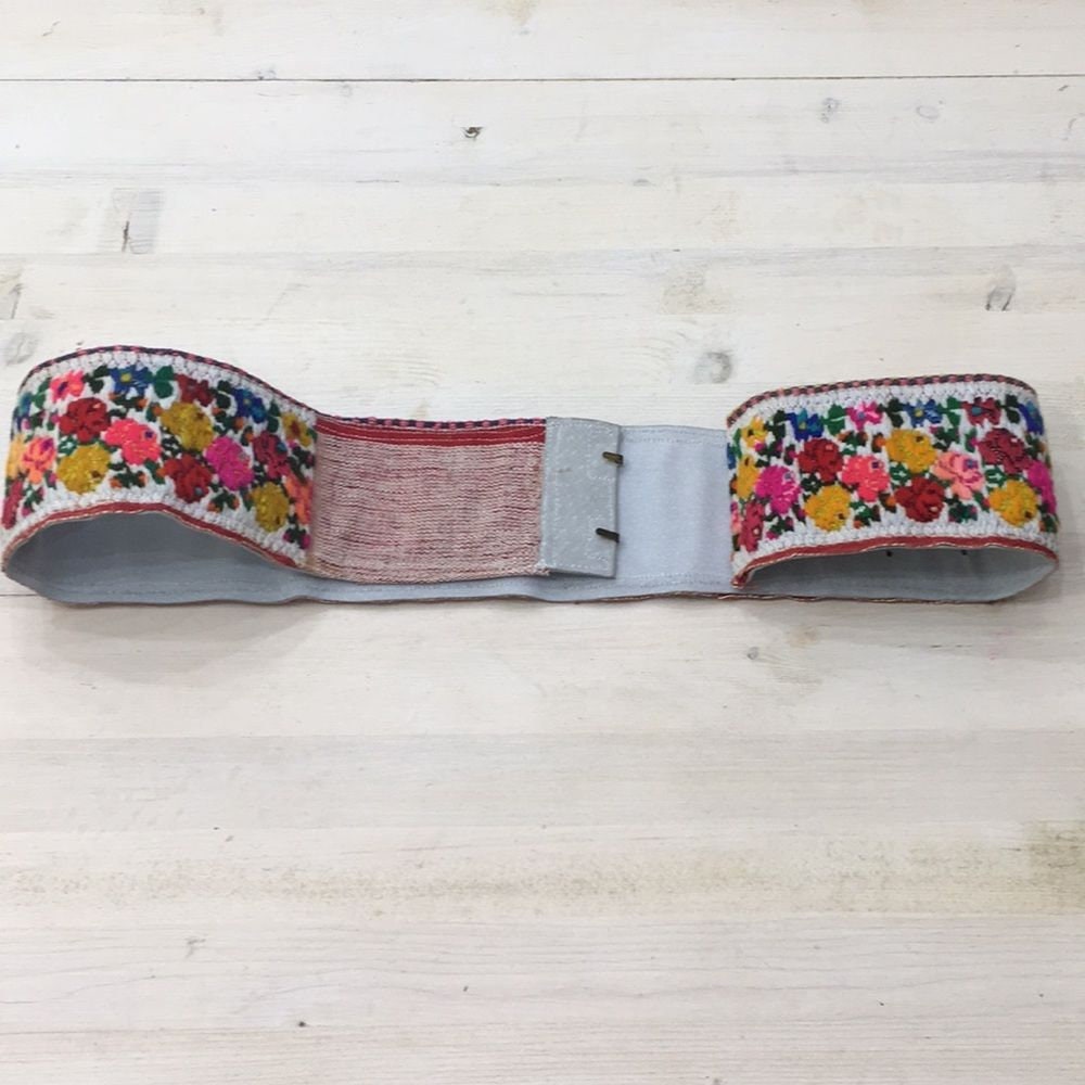 Handmade vintage woven floral adjustable size belt Handmade Vintage Woven Floral Adjustable Size Belt - Etsy Canada main image 3