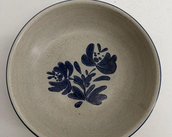Vintage Pfaltzgraff Yorktowne-steengoed serveerschaal met blauwe bloemen en volkskunst