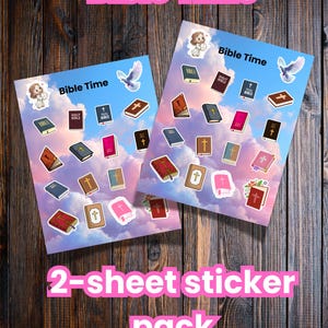Peut inclure: Deux planches d'autocollants avec des autocollants sur le thème de la Bible. Les autocollants représentent des Bibles, des croix, des colombes et un chérubin. Le texte "Bible Time" et "2-sheet sticker pack" sont également visibles.
