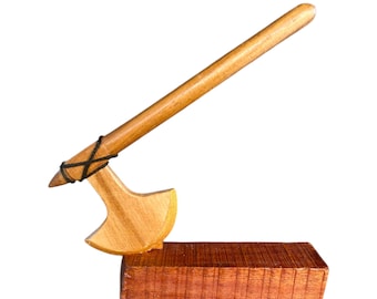 Escultura de hacha vikinga de madera hecha a mano: decoración rústica de escritorio