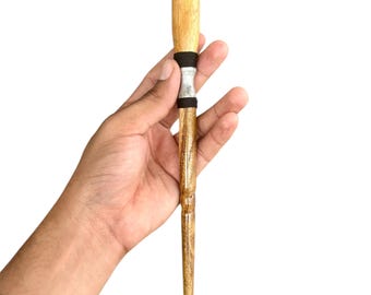 Varita mágica de madera personalizada / Varita de mago torneada a mano / Accesorio de fantasía para coleccionistas y regalo