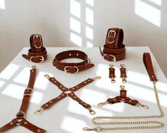Brown Leather Costume Accessory Set – Adjustable Harness & Strap Kit for Mature