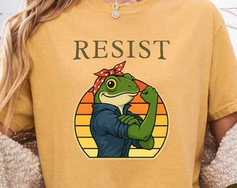 Resist Frog Comfort Colors T-Shirt, Political Activism Tee, Anti-Fascism Protest Top, Retro Equality T-shirt, Anti Trump Feminist Sweatshirt