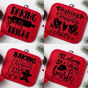 Pode incluir: Quatro pegadores quadrados vermelhos com texto e desenhos pretos. Um diz "BAKING spirits BRIGHT" com um rolo. Outro diz "Baking Christmas cheer" com luvas e corações. O terceiro diz "Baking Christmas Cheer" com um homem de gengibre. O último diz "All about that baste".