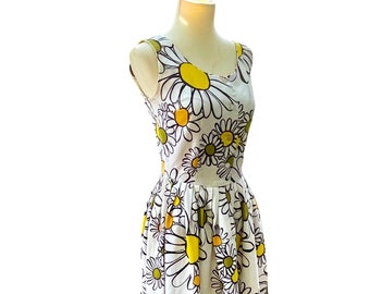 Vintage 50s summer daisy day dress- 1950s Tex-Classic by Herzfeld cotton pique dress-small