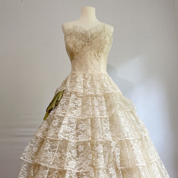 50s ivory lace tiered wedding dress-50s strapless tea length lace tulle formal evening prom dress-small