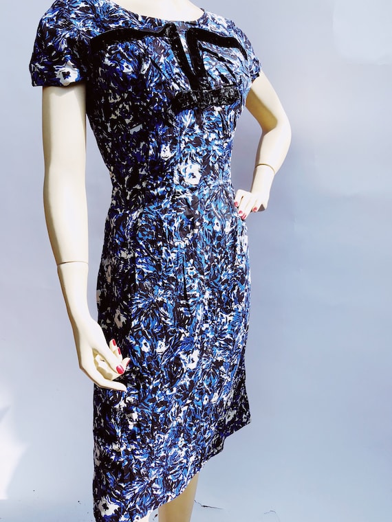 Vintage 50s Floral Wiggle Dress - Mad Men Style - Size Medium