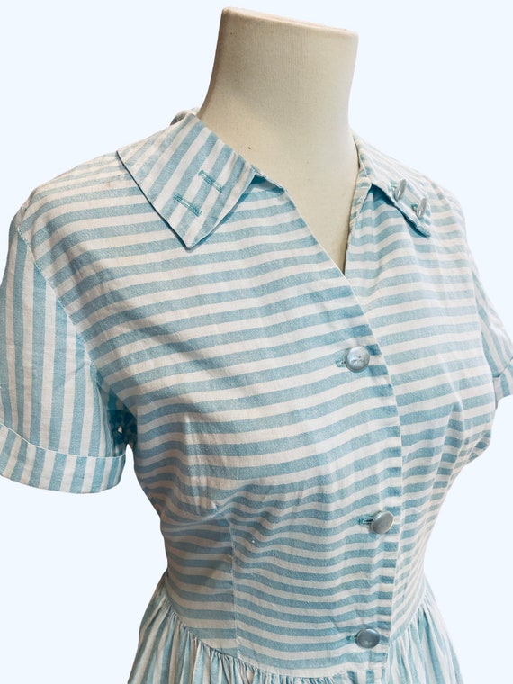 Vintage 50s blue and white striped day dress- 195… - image 3