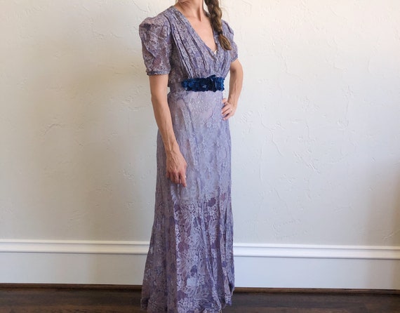 Vintage 30s Old Hollywood purple lace evening dres