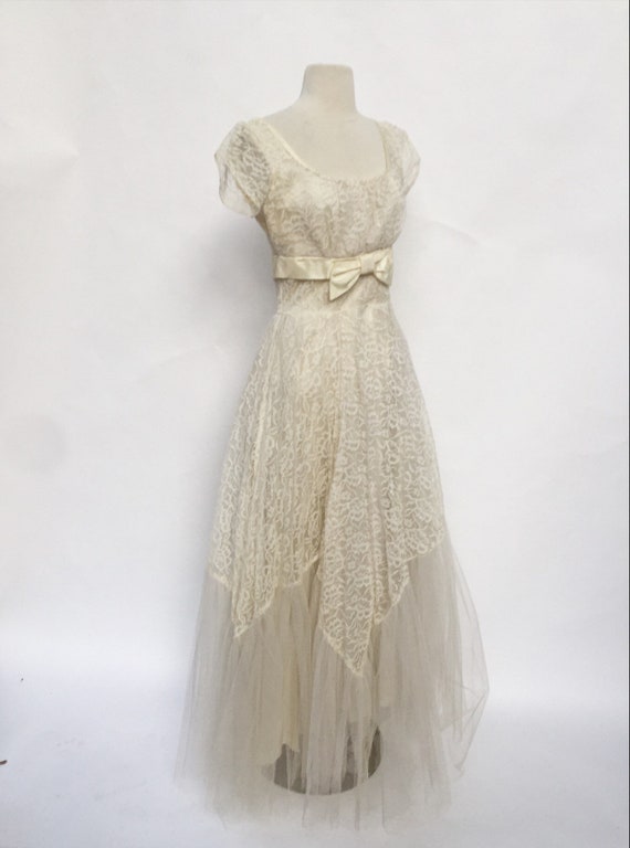 Vintage 50s ivory lace wedding dress - 1950s floo… - image 1