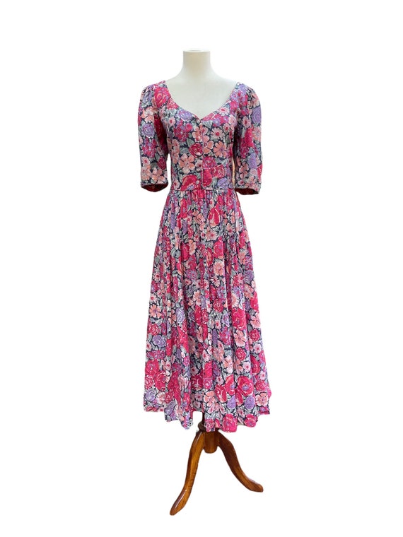 Vintage 80s iconic Laura Ashley floral midi dress… - image 4