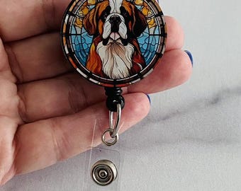 Badgehaspel met gebrandschilderd glas sint-bernard | Grote ID-houder voor honden | Harsvrij acryl | Magnetisch of afgescheiden koord