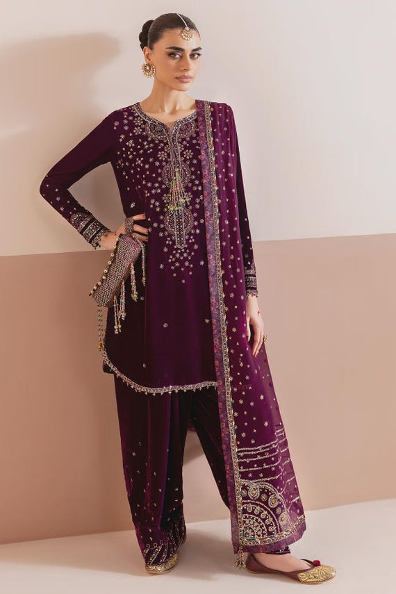 fitted lace wedding dress FARIDA HASAN LUXURY PURPLE VELVET DRESS| UNSTITCHED VELVET COLLECTION| –  Shaebiz Collection main image 1