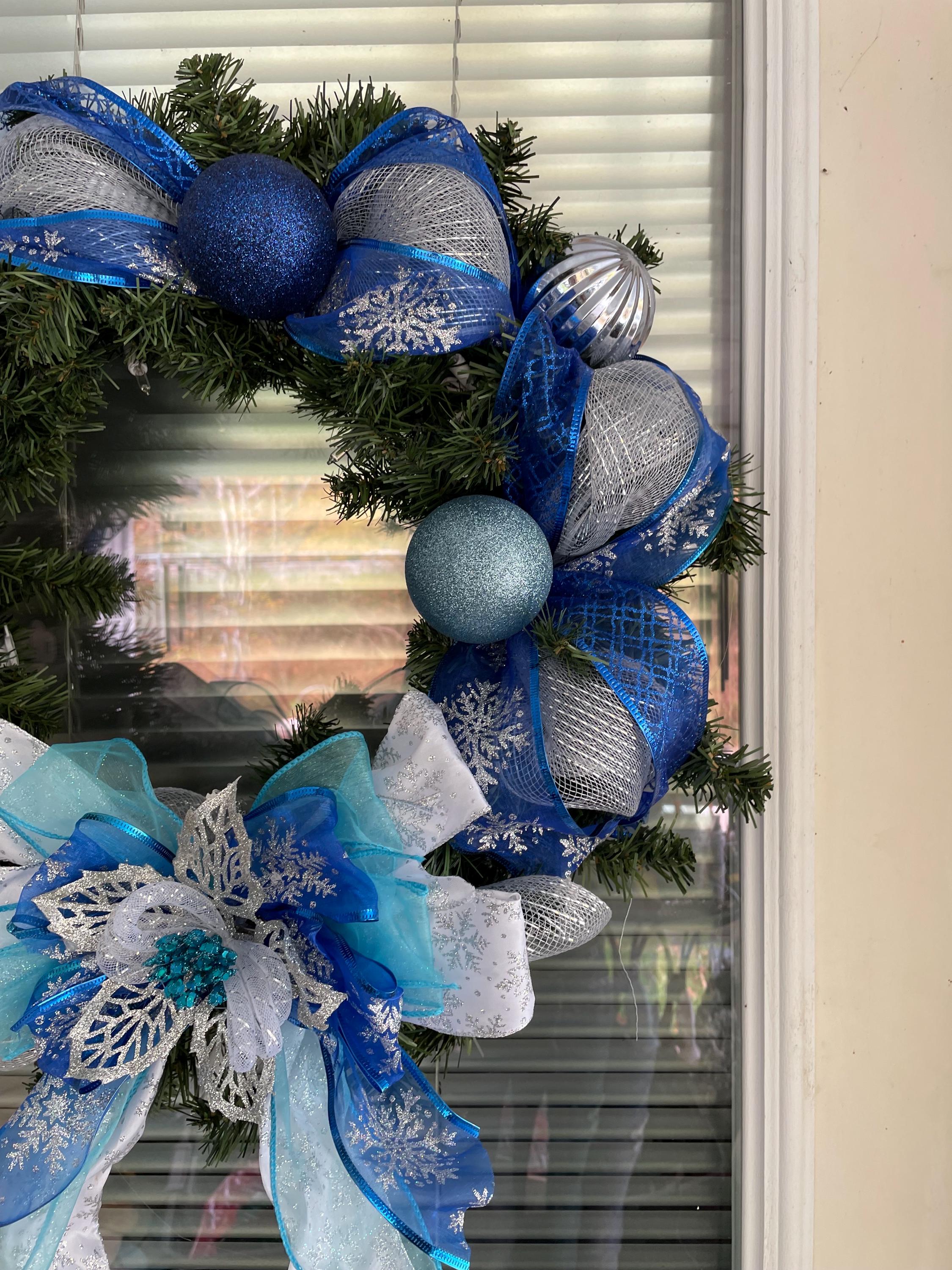 20” blue and silver holiday wreath - Thumbnail 4