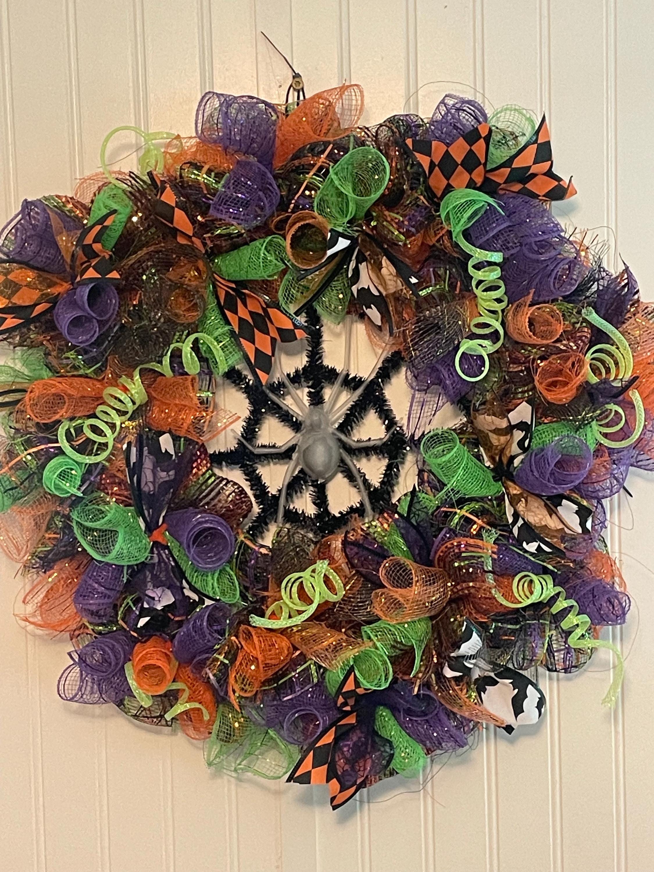20” Halloween deco mesh spider wreath - Thumbnail 4