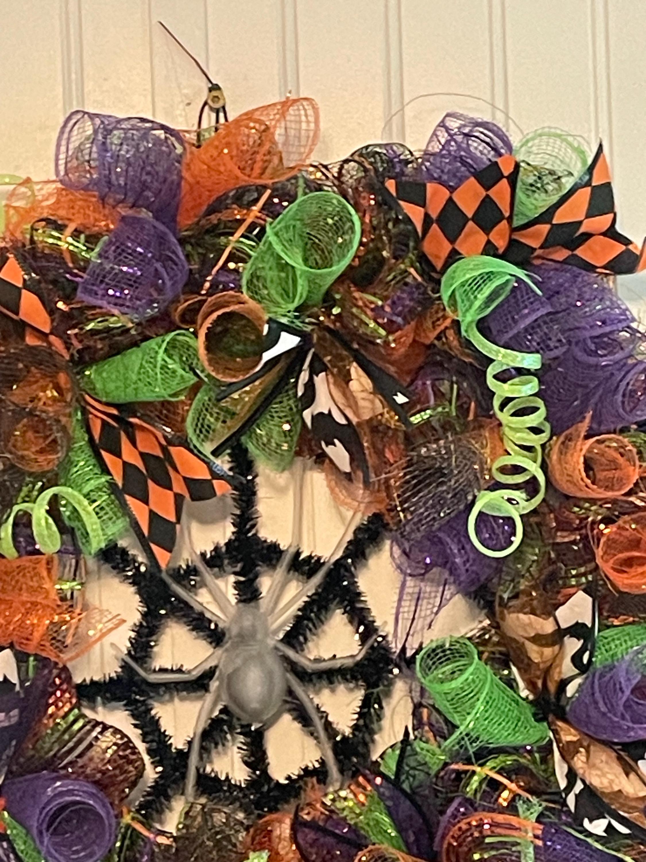 20” Halloween deco mesh spider wreath - Thumbnail 2