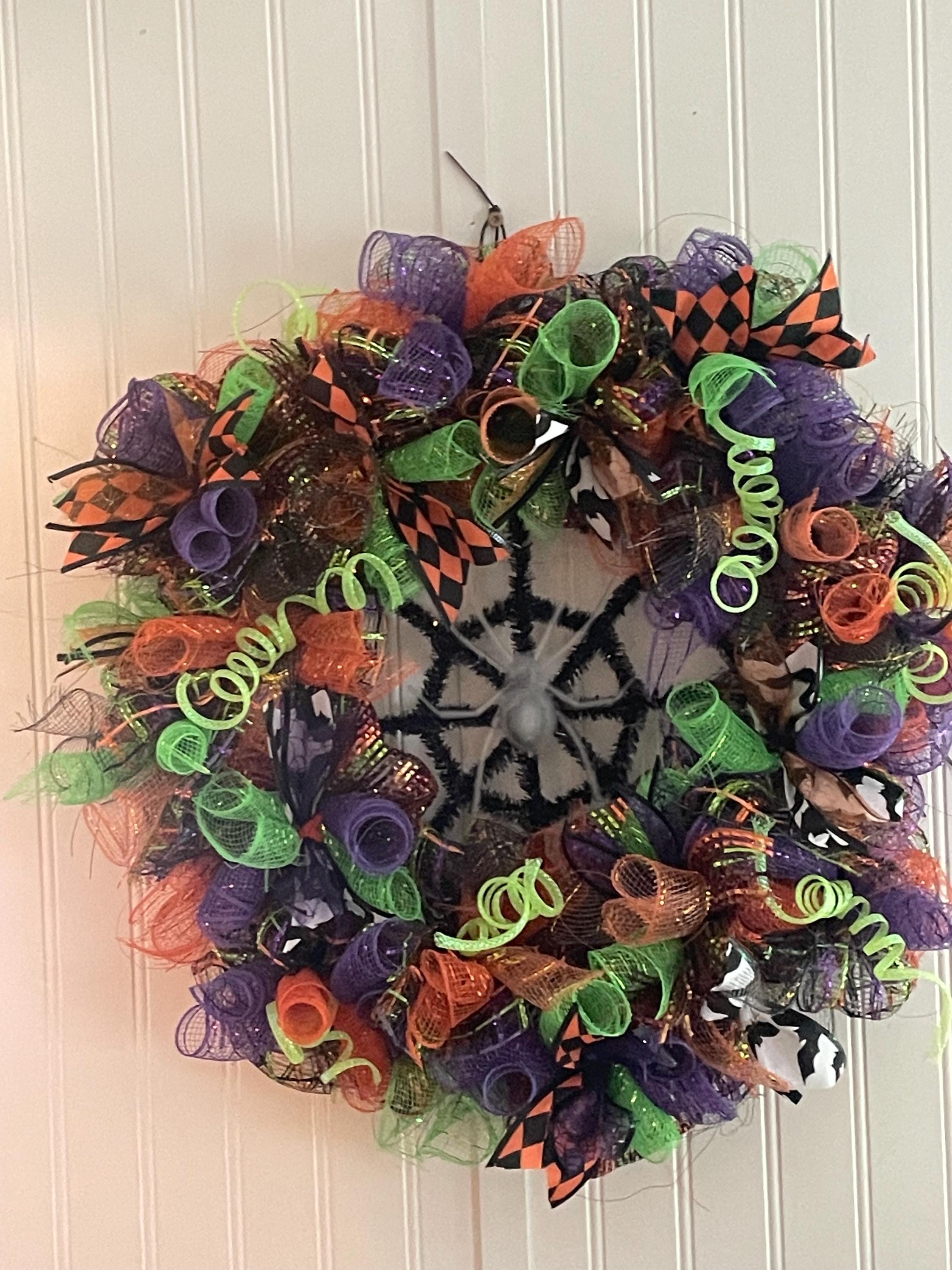 20” Halloween deco mesh spider wreath - Thumbnail 3